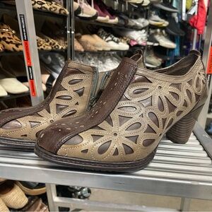 L'Artiste Brown and Tan Cutout Heeled Boots